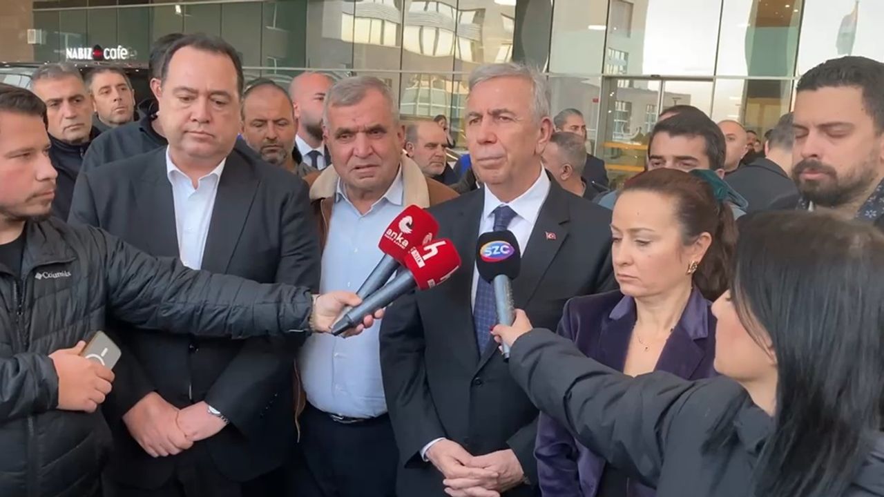 Gülşah Durbay'a Mansur Yavaş’tan geçmiş olsun ziyareti