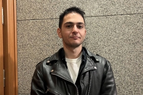 İlk kez hakim karşısına çıkan gazeteci Furkan Karabay, iddianameyi yırtarak