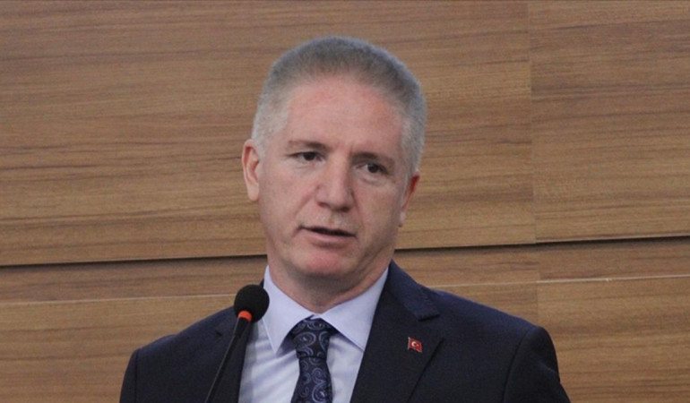 İstanbul Valisi Gül: Devam eden kar yağışı eğitim-öğretimi olumsuz etkileyecek düzeyde değil