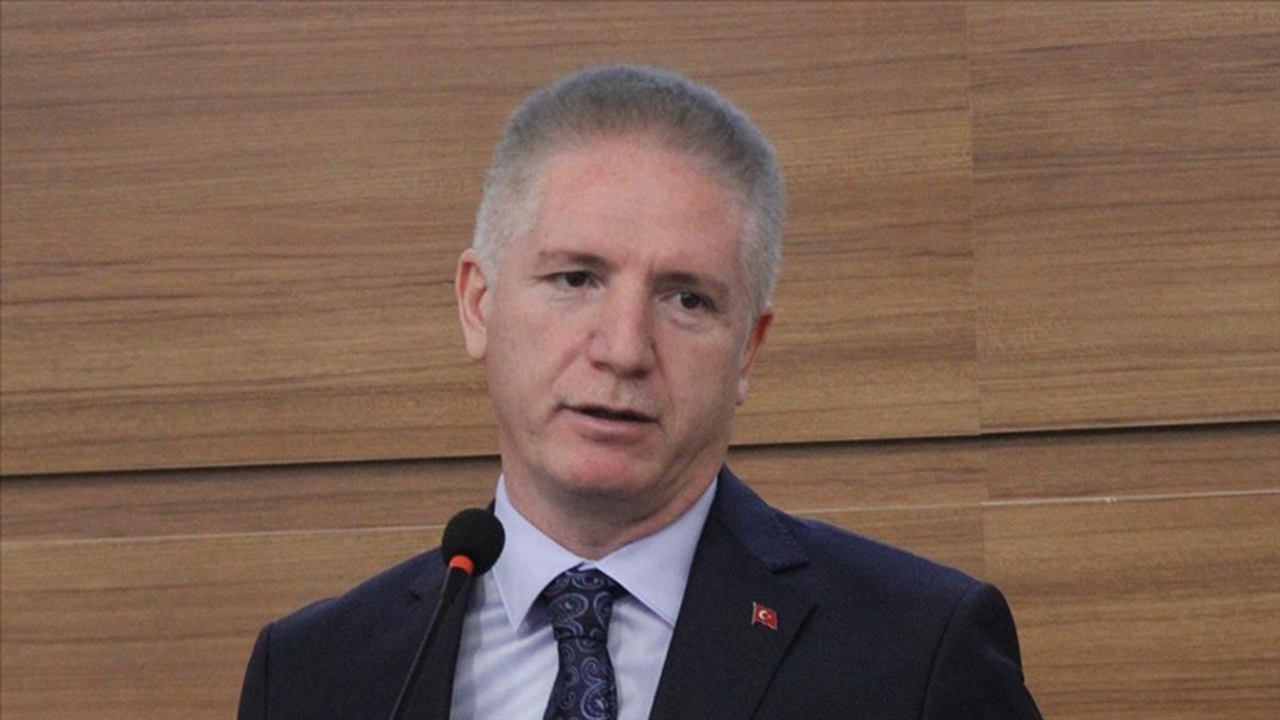 İstanbul Valisi Gül: Devam eden kar yağışı eğitim-öğretimi olumsuz etkileyecek