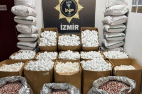 İzmir'de 2 milyon 309 bin uyuşturucu hap ele geçirildi