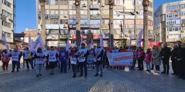 Kamu emekçileri Edremit’te bütçe ve ekonomik koşullara karşı iş bıraktı