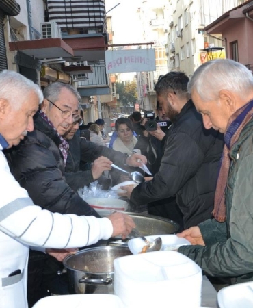Manisa’nın köklü aşçısı Mehmet’ten Gülşah Durbay hayrı