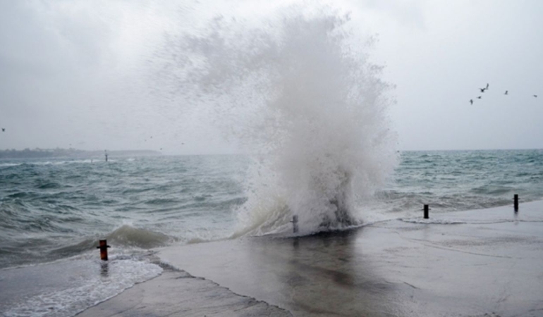 Orta ve Doğu Karadeniz için kuvvetli rüzgar ve fırtına uyarısı
