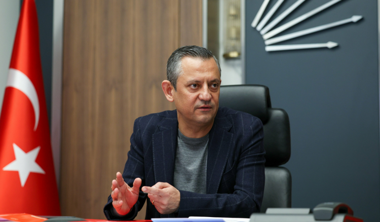 Özel’den Fenerbahçe Başkanvekili Salar’a destek telefonu: Gözaltı işlemi provokatif ve düşmanca