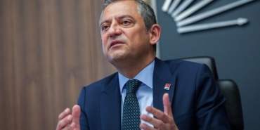 Özgür Özel'den Leyla Zana'ya yönelik cinsiyetçi tezahüratlara tepki