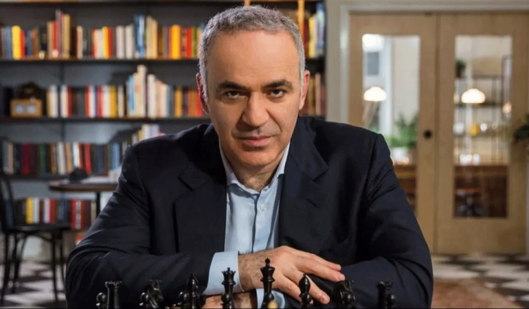 Satranç ustası Gary Kasparov için tutuklama kararı
