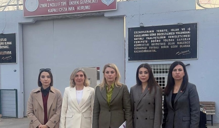 Asu Kaya, Tunç Soyer ve Murat Çalık’ı cezaevinde ziyaret etti