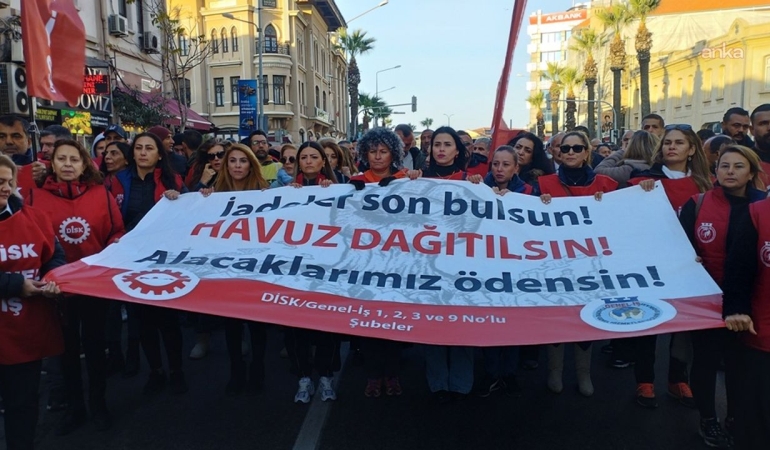 İzmir’de DİSK’in eylemi 4. gününde: İşçilerden yönetime ‘masa’ çağrısı