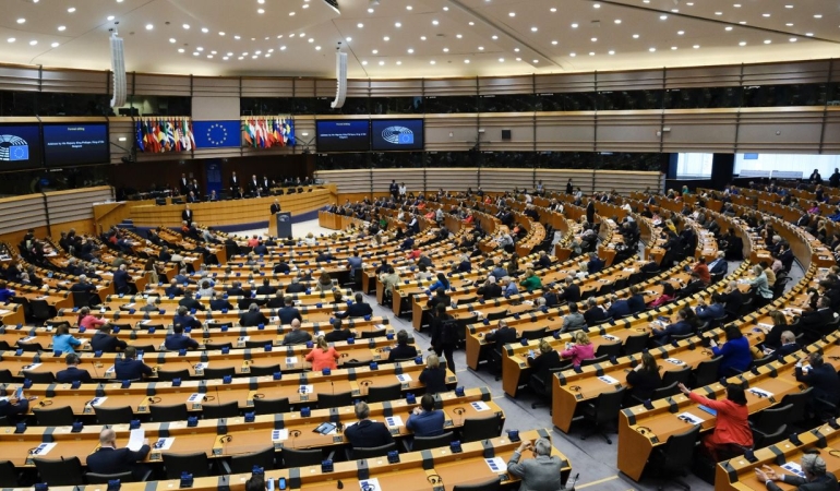 Avrupa Parlamentosu, Tahran yönetimini kınadı