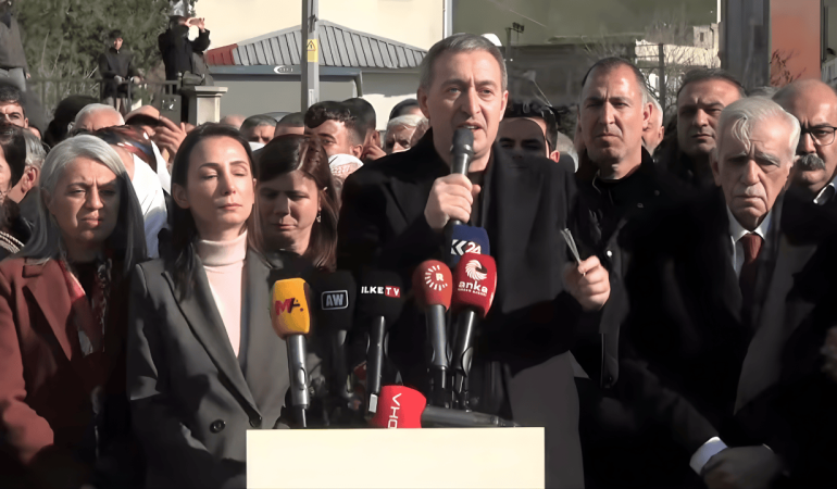 Bakırhan: Kürt’ü düşman gören, Kürt’ü katletmeye çalışanlara çanak tutan bir yaklaşım mı kader birliğidir?