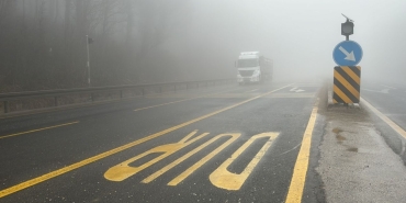 Bolu Dağı'nda kar yağışı nedeniyle ağır tonajlı araçların geçişine izin