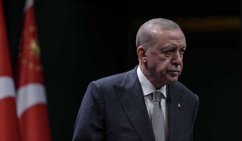 Erdoğan’dan Özgür Özel’e 500 bin TL’lik tazminat davası ve suç duyurusu