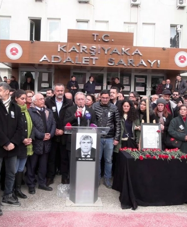 İzmir Barosu’ndan Ali Aydın için adliye önünde açıklama: Bu cinayet