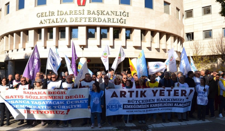 KESK’ten Antalya 1 günlük iş bırakma: Geçinemiyoruz, ek zam istiyoruz
