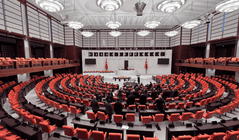 Özel: Dağ fare doğurdu. 19 bin lira olan maaşı 20 bin lira yapıyorlar