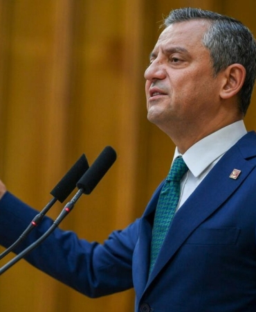 Özgür Özel'den ABD'nin Venezuela saldırısına tepki: Dünya bu haydutluğa karşı