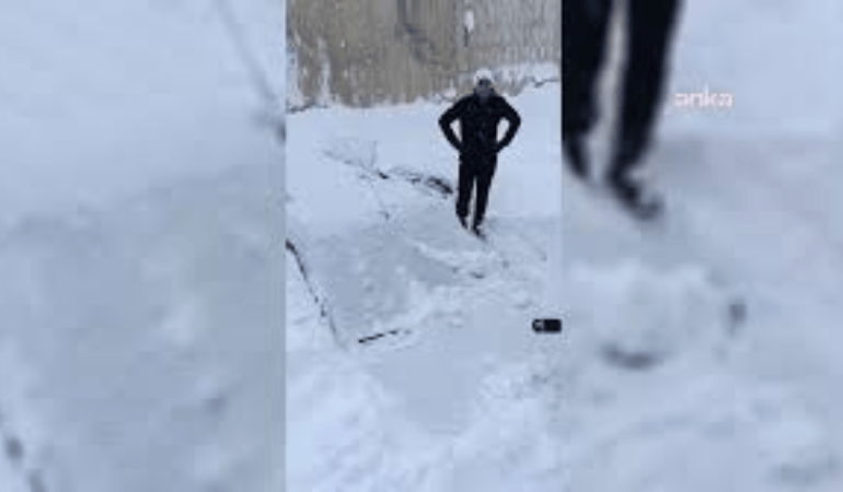 Van’ın Çatak ilçesinde TOKİ konutlarına çığ düştü