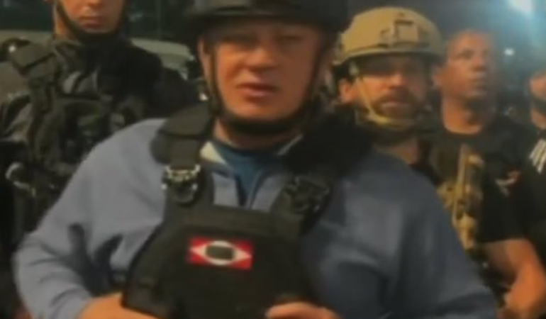 Venezuela İçişleri Bakanı Cabello halkla birlikte sokağa indi