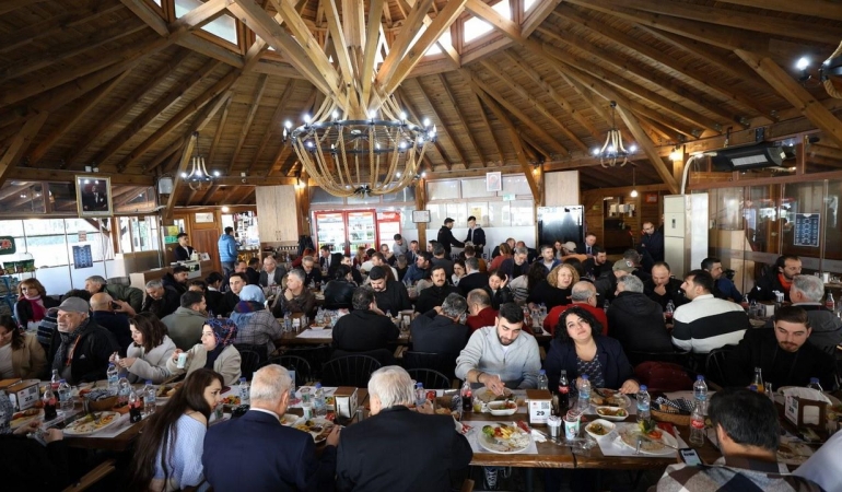 Manisa’nın en büyük ilçesinin Başkanı Balaban, gazetecilerle günlerinde buluştu