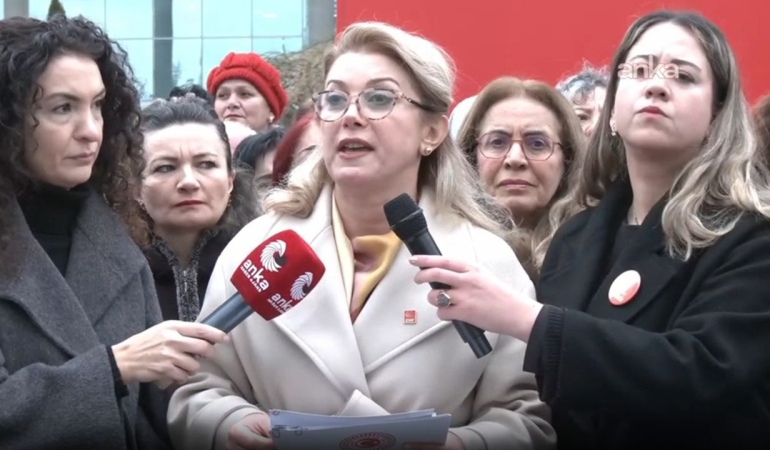 Asu Kaya: Seçilmişler tutuklu ama yetmiyor, çocukları cezalandırılıyor, eşleri hedef alınıyor, aileleri cezalandırılıyor