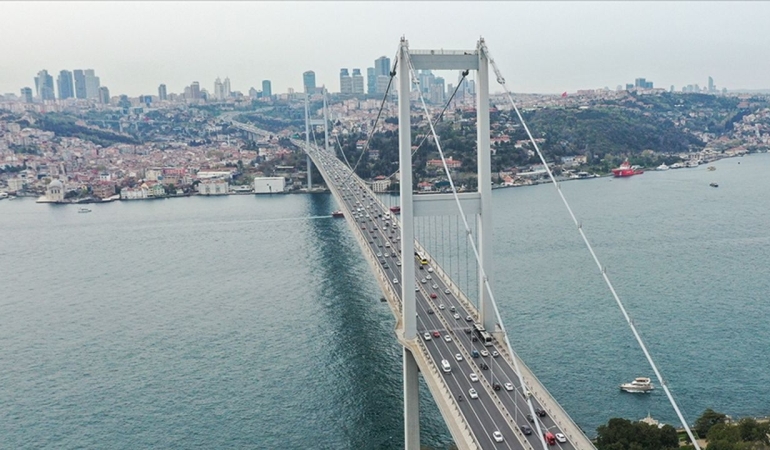 Bloomberg: Türkiye köprü ve otoyol özelleştirmeleri için Ernst & Young’ı