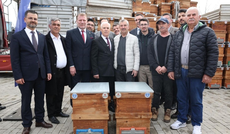 Bursa Büyükşehir Belediyesinden arıcılara 3 bin 400 kovan desteği