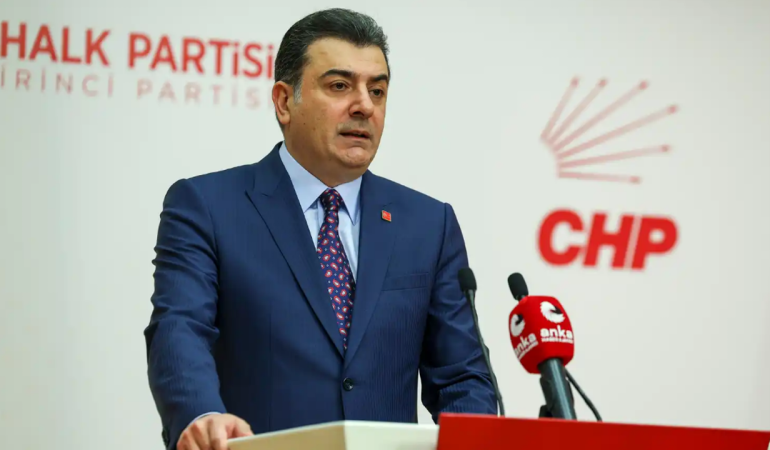 CHP Sözcüsü Emre: Anayasa'ya uymayanların bize Anayasa hatırlatması yapması anlamsızdır