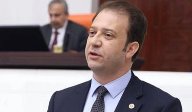 CHP'li Alp: Jandarma personeli polis kıyafetiyle kuyumcu aracı gasp etti