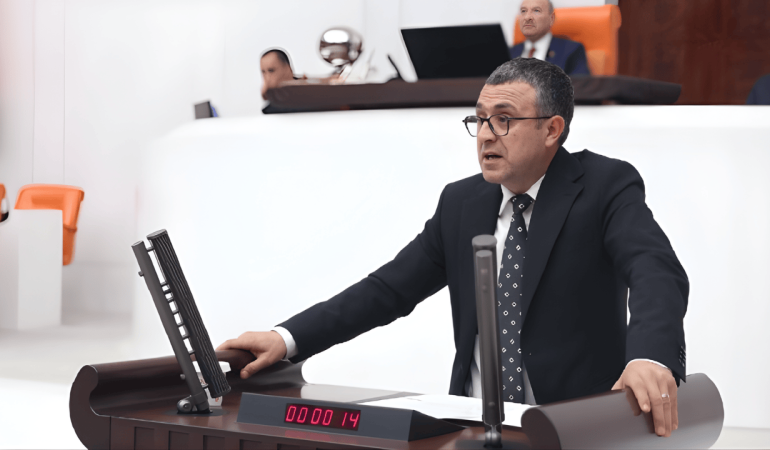 DEM Partili Serhat Eren, Amedspor maçlarındaki tezahüratları Meclis gündemine taşıdı