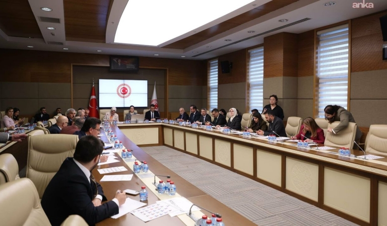 "Dijital Mecralarda Çocuklarımızı Bekleyen Tehdit ve Riskler" raporu kabul edildi