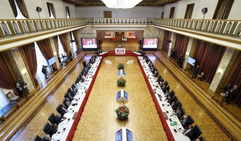 Komisyon raporu oy çokluğu ile kabul edildi