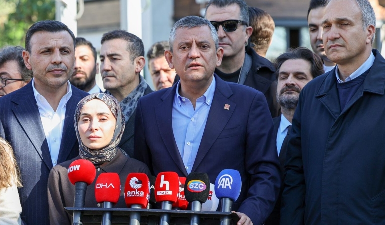 Özgür Özel, Boğaziçi Üniversitesi'ni ziyaret etti: Bu medeniyetten yoksun birisi