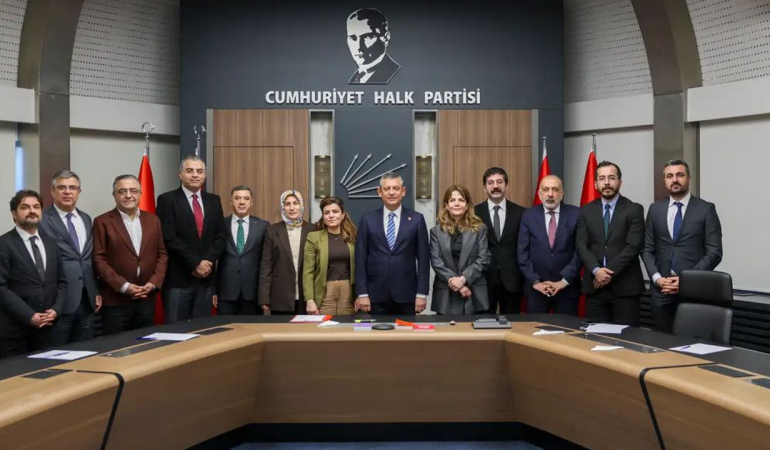 Özgür Özel, Diyarbakır Kent Koruma ve Dayanışma Platformu temsilcileri ile