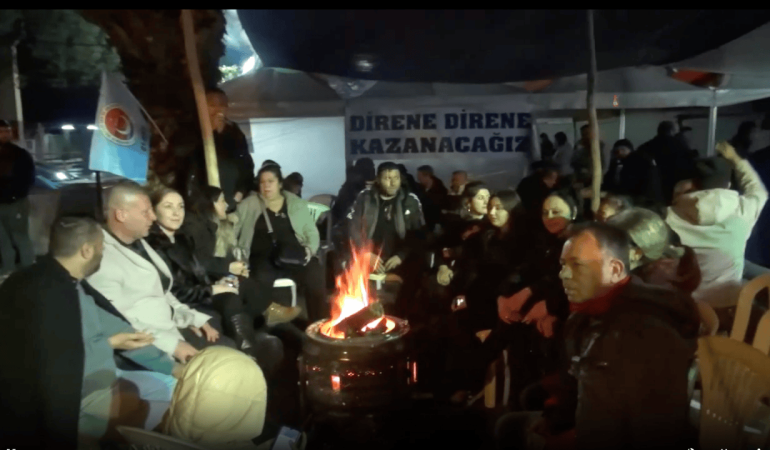 Soma Termik Santralinde ücretsiz izne çıkarılan 87 işçi eylemlerine devam ediyor