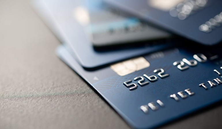 Ticari Kredi Kartı Rehberi: Nedir, Avantajları Nelerdir ve Nasıl Alınır?