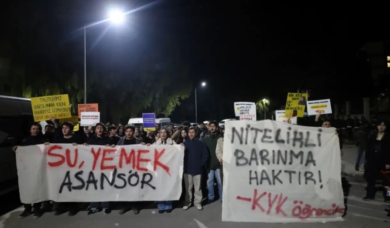 Ege Üniversitesi öğrencileri yurt koşullarını protesto etti