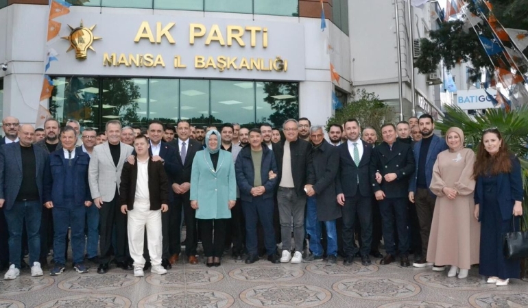 AK Parti Manisa teşkilatında bayramlaşma arife günü yaşandı