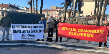 Ayvalık Demokrasi Platformu'ndan İsmail Arı ve tutuklu gazeteciler için eylem