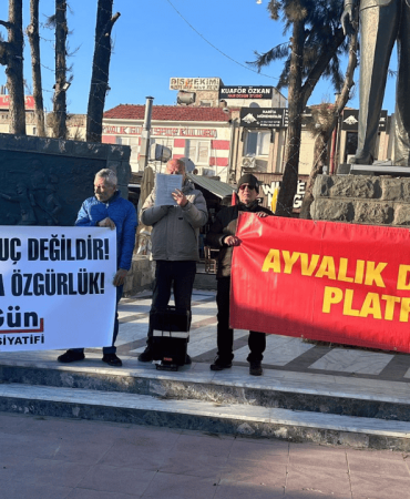 Ayvalık Demokrasi Platformu'ndan İsmail Arı ve tutuklu gazeteciler için eylem