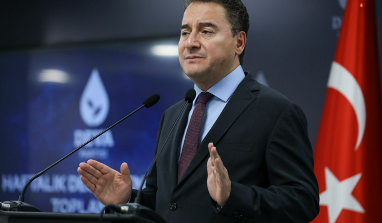 Babacan: Yerel seçimlerin mart yerine sonbaharda yapılması için Anayasa değişikliği