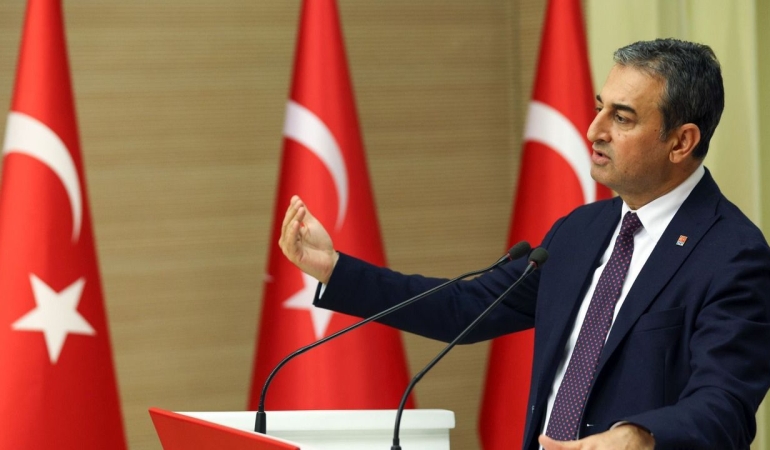 Burhanettin Bulut’tan İBB davasında gazetecilerin yerinin değiştirilmesine tepki