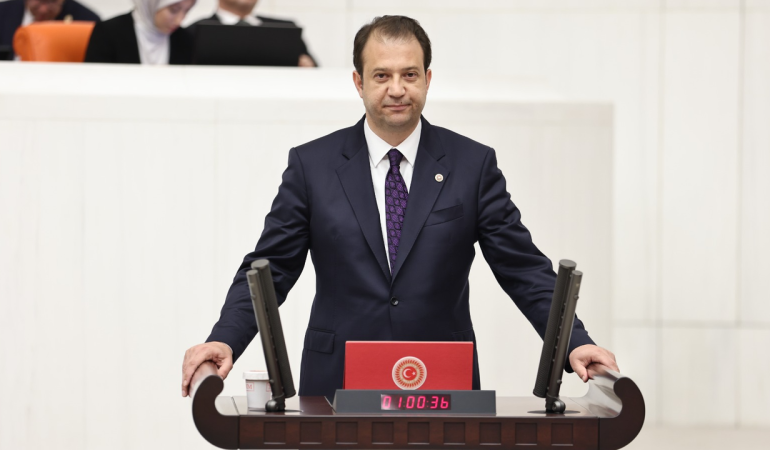 CHP'li Alp'in şikayetiyle açılan Aynalı Köşk Satışı Davası'nda ilk duruşma