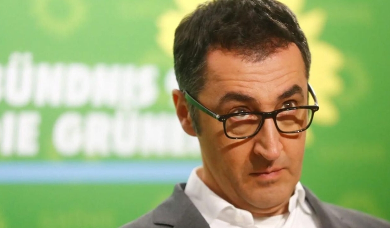 Cem Özdemir Almanya’da eyalet başbakanlığı seçimini kazandı