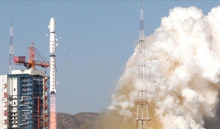 Çin, iki yeni gözlem uydusunu uzaya gönderdi