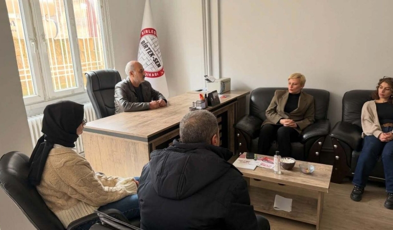 DEM Partili Koca cezaevinde BİRTEK-SEN Genel Başkanı Mehmet Türkmen'i ziyaret