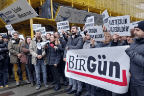 Gazeteciler, BirGün muhabiri İsmail Arı’nın gözaltına alınmasını protesto etti