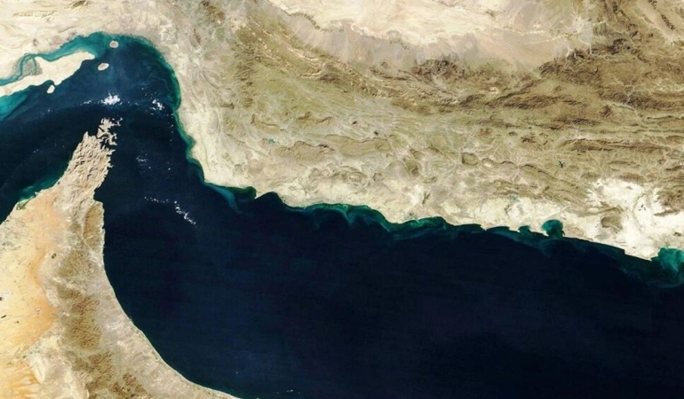 İran Hürmüz Boğazı’nı kapattığını duyurdu: Geçmeye çalışan gemiler vurulacak