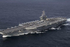 İran, uçak gemisi USS Abraham Lincoln'e 4 balistik füze fırlattığını