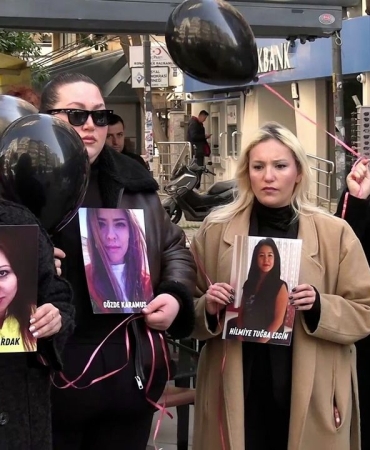 İzmir'de 8 Mart'ta siyah balonlu anma: Kadın cinayetleri politiktir